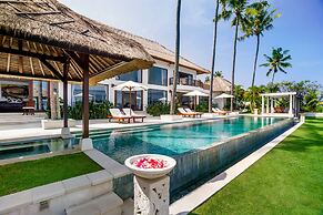 Villa Blanca by Alfred in Bali - Modern Luxury 5 Bdr Oceanfront Villa 