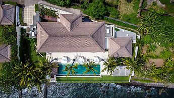 Villa Blanca by Alfred in Bali - Modern Luxury 5 Bdr Oceanfront Villa 