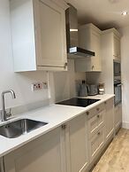 Central Paisley Apartment- Airport/glasgow Access