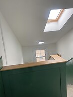 Central Paisley Apartment- Airport/glasgow Access