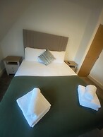 Central Paisley Apartment- Airport/glasgow Access