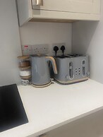 Central Paisley Apartment- Airport/glasgow Access