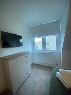 Central Paisley Apartment- Airport/glasgow Access