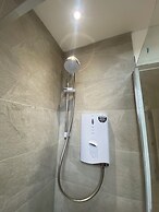 Central Paisley Apartment- Airport/glasgow Access