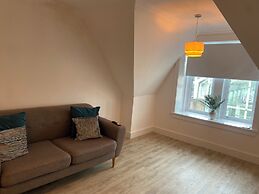 Central Paisley Apartment- Airport/glasgow Access