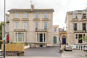 Tyndall's Park - Your Apartment