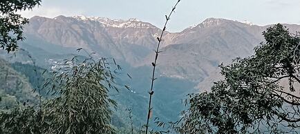 Ronglyang Lotus Villa Homestay (Near MG Road)