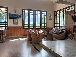 Ronglyang Lotus Villa Homestay (Near MG Road)