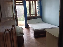 Ronglyang Lotus Villa Homestay (Near MG Road)