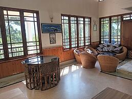 Ronglyang Lotus Villa Homestay (Near MG Road)