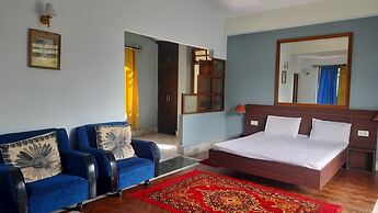 Ronglyang Lotus Villa Homestay (Near MG Road)