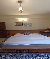 Ronglyang Lotus Villa Homestay (Near MG Road)