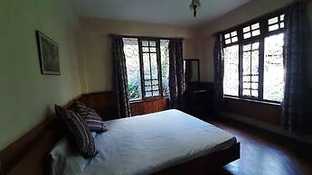 Ronglyang Lotus Villa Homestay (Near MG Road)