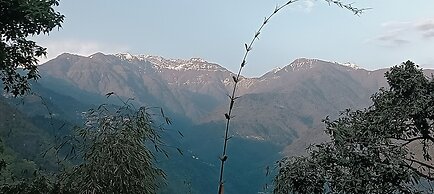 Ronglyang Lotus Villa Homestay (Near MG Road)