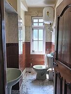 Ronglyang Lotus Villa Homestay (Near MG Road)