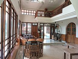 Ronglyang Lotus Villa Homestay (Near MG Road)