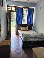 Ronglyang Lotus Villa Homestay (Near MG Road)