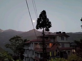 Ronglyang Lotus Villa Homestay (Near MG Road)