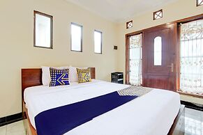 SPOT ON 94317 Omah Pakem Homestay Syariah