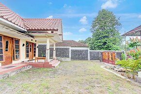 SPOT ON 94317 Omah Pakem Homestay Syariah