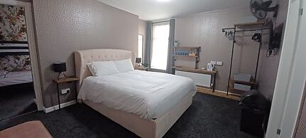 Vinnies Family Hotel