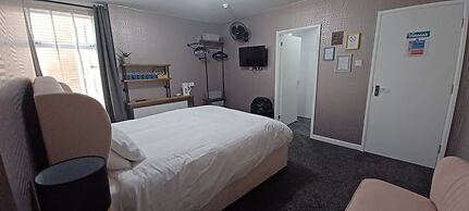 Vinnies Family Hotel