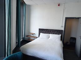 Vinnies Family Hotel