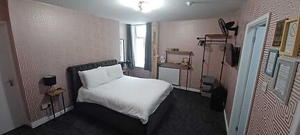 Vinnies Family Hotel