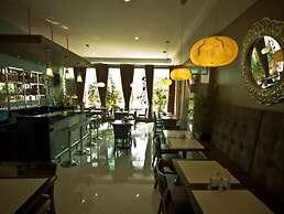 Townhouse OAK Avitel Hotel