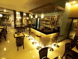 Townhouse OAK Avitel Hotel