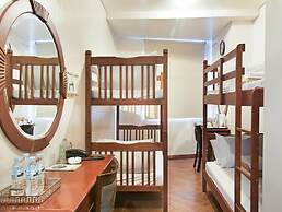 Townhouse OAK Avitel Hotel