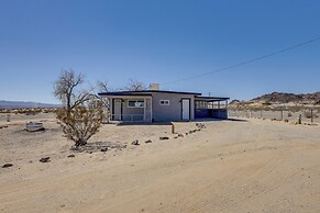 9 Mi to Joshua Tree NP: Secluded Desert Home!