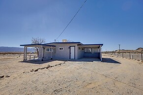 9 Mi to Joshua Tree NP: Secluded Desert Home!