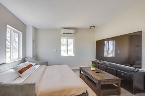 9 Mi to Joshua Tree NP: Secluded Desert Home!