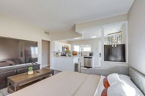 9 Mi to Joshua Tree NP: Secluded Desert Home!