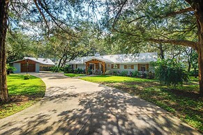 Home on Lake Hutchinson w/ Dock!
