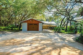 Home on Lake Hutchinson w/ Dock!