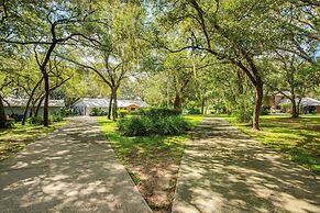 Home on Lake Hutchinson w/ Dock!