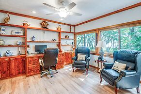 Home on Lake Hutchinson w/ Dock!