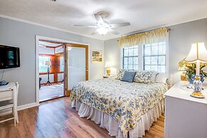 Home on Lake Hutchinson w/ Dock!