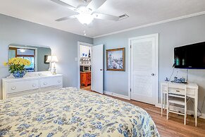 Home on Lake Hutchinson w/ Dock!