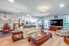 Home on Lake Hutchinson w/ Dock!