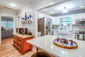 Home on Lake Hutchinson w/ Dock!