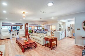 Home on Lake Hutchinson w/ Dock!