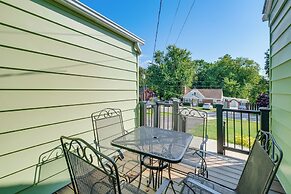 2 Mi to Potomac Mills: Modern Home in Woodbridge