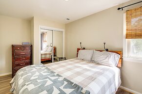 2 Mi to Potomac Mills: Modern Home in Woodbridge