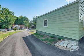 2 Mi to Potomac Mills: Modern Home in Woodbridge