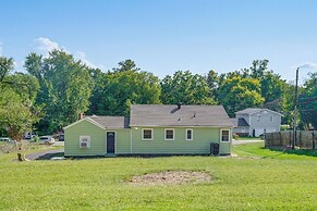 2 Mi to Potomac Mills: Modern Home in Woodbridge