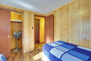 2 Blocks to Boat Ramp: Higgins Lake House w/ Grill