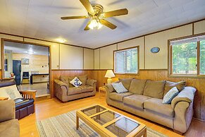 2 Blocks to Boat Ramp: Higgins Lake House w/ Grill